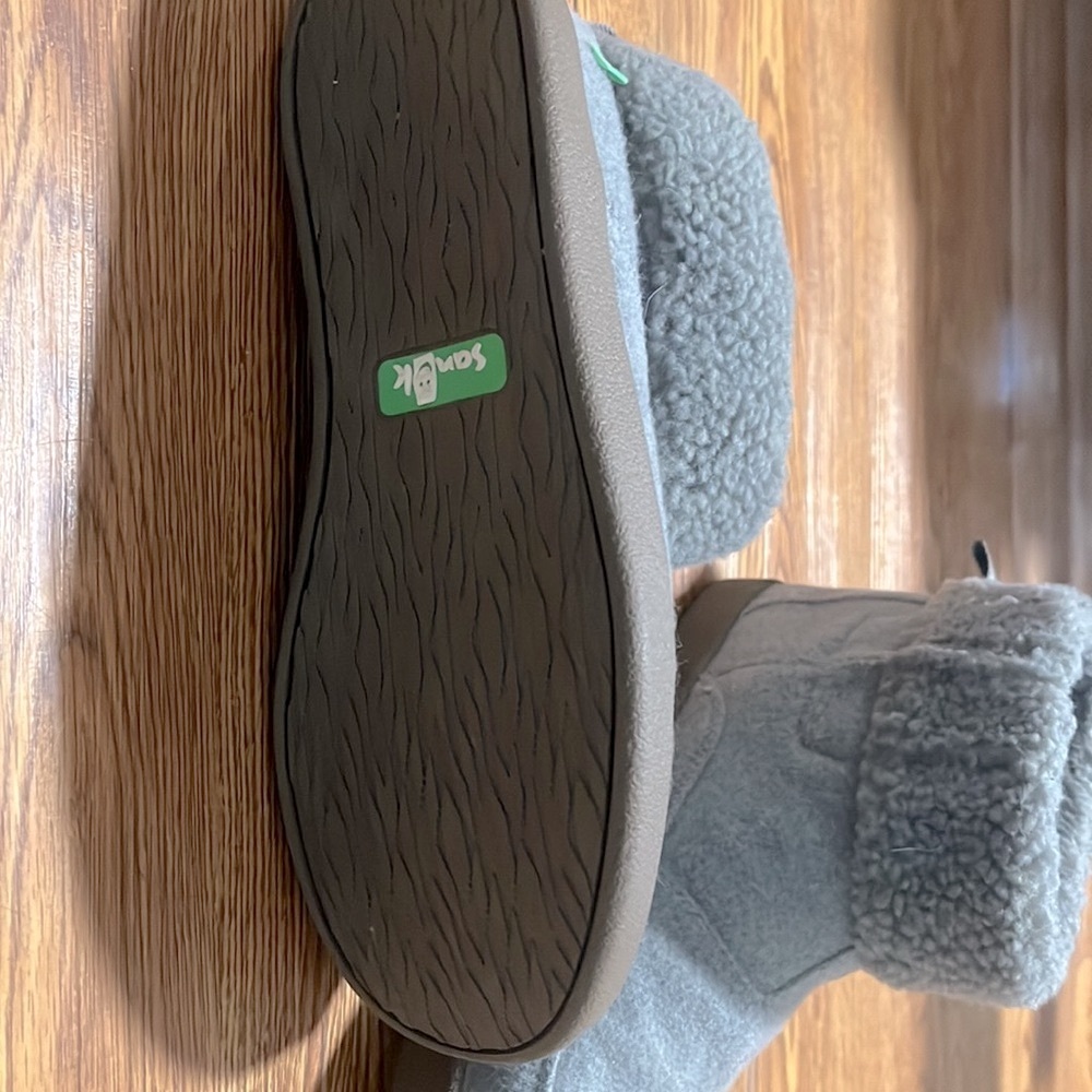 Sanuk Booties - Picture 2 of 5